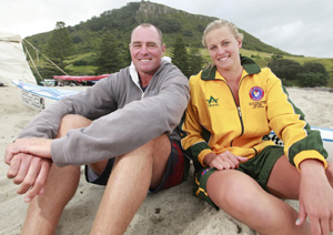 daryl halligan with daughter devon at mt maunganui photo mark dwyer lava media.jpg